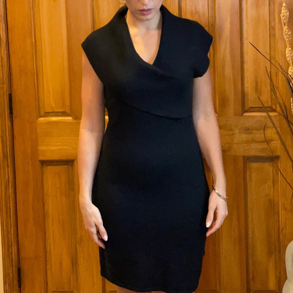 Kenneth Cole Body Con Sleeveless Sweater Dress 🖤